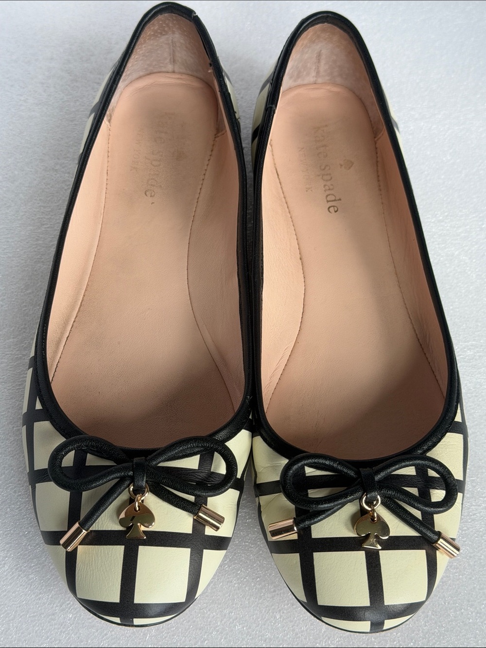KATE SPADE New York Willa Bow Ballet Flats Ivory Black Leather Size 6 Women’s - Picture 13 of 13